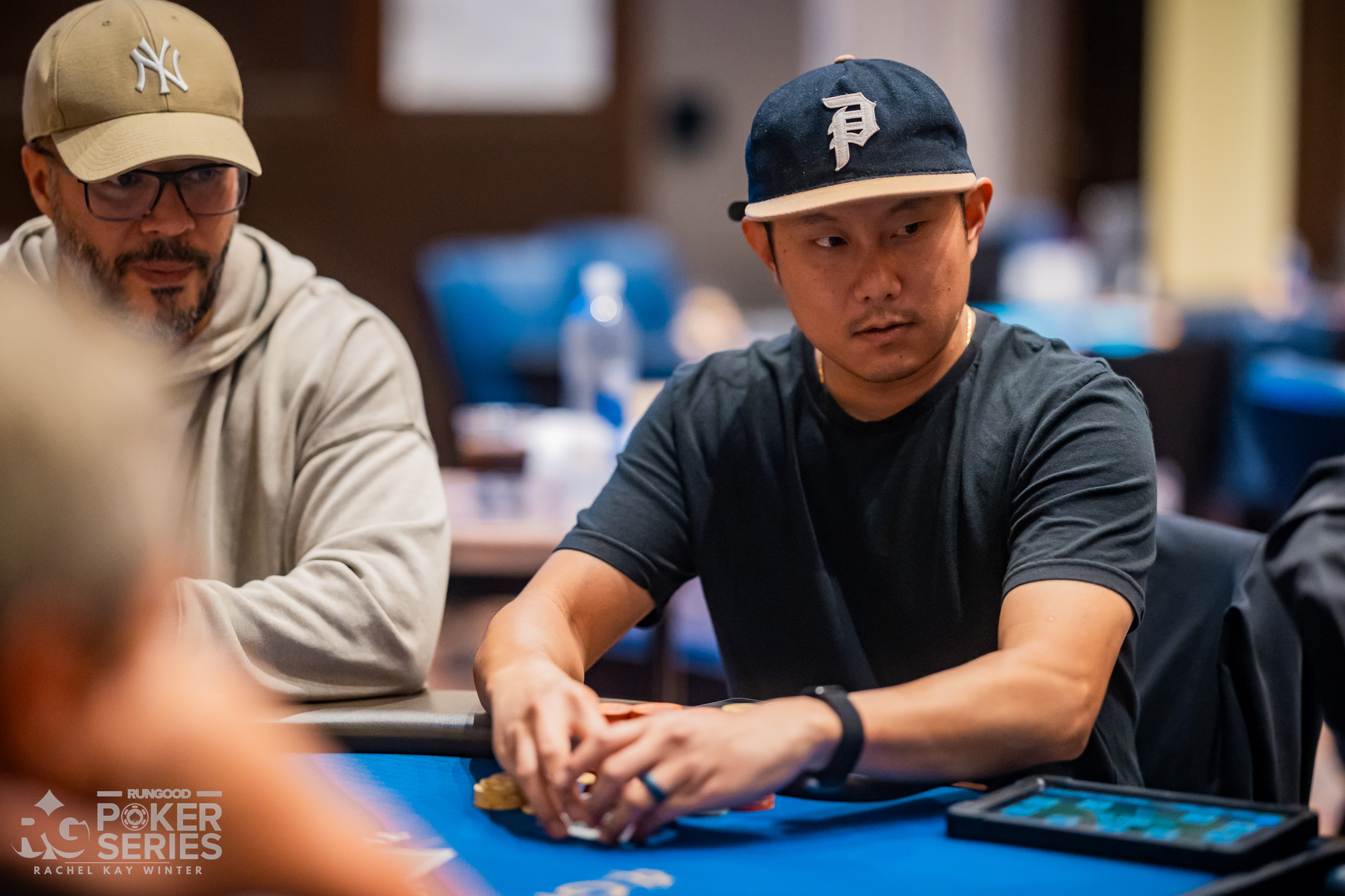 Xiong Thao 在 $400 PokerNews Cup 首日强势领跑，单日筹码占比近三成 - 918博天堂平台 - 918博天堂