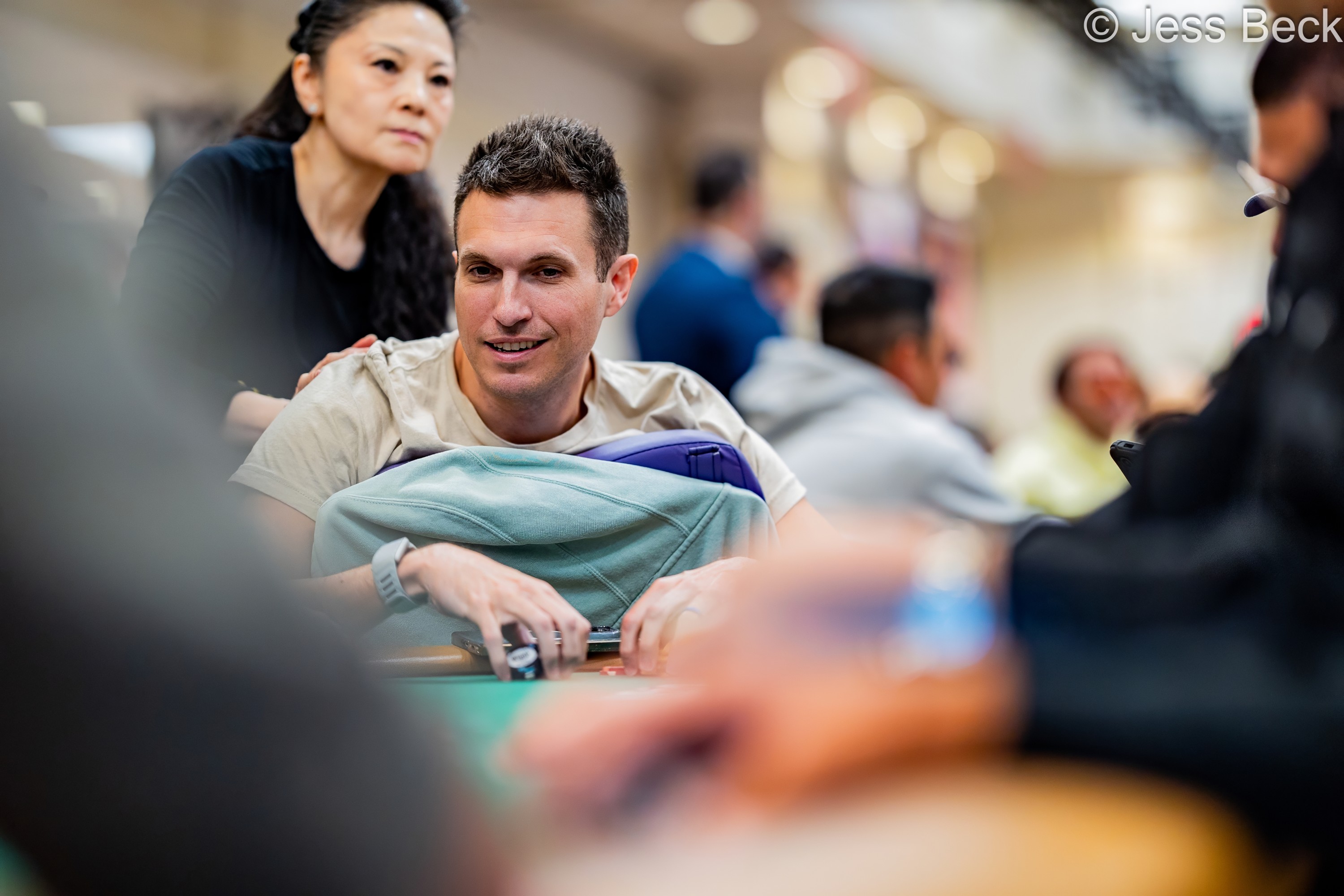 德州扑克传奇道格·波尔克的疯狂WSOP主赛事首日：一小时内经历生死轮回 - 918博天堂