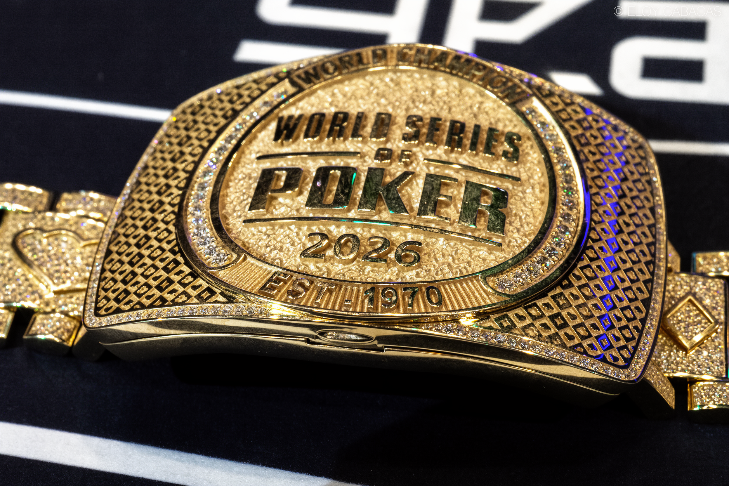 WSOP 主赛事首日淘汰战：六高底牌玩家豪赌全军覆没的心理博弈解析 - 918博天堂 - 918博天堂
